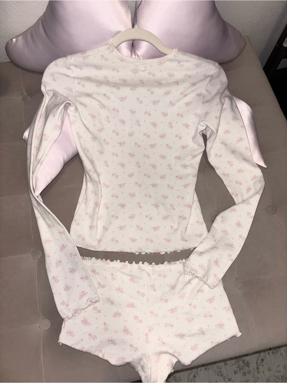 SKIMS Cream and Pink Floral Long Sleeve Pajama Set - Picture 2 of 2